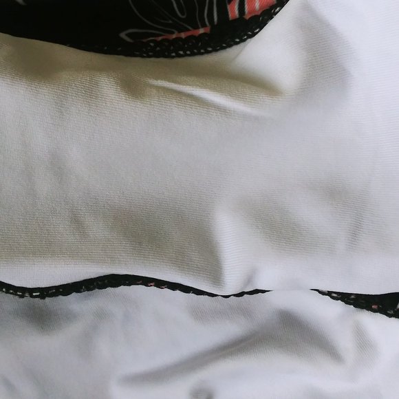 - ⛱️SWIMSUIT ONE PIECE BLACK WITH FLORAL DESIGN NWOT - Picture 5 of 6